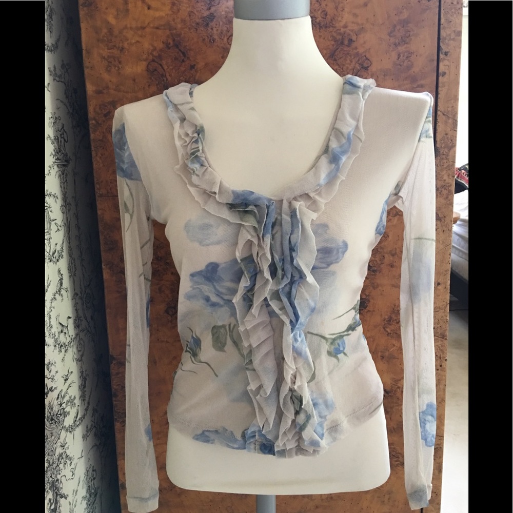 Woman’s top 💙